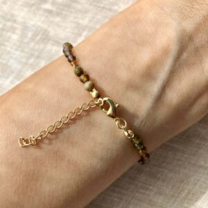 Bransoletka Riju z zielonym granatem