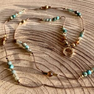 Naszyjnik z chryzokolą i granatem